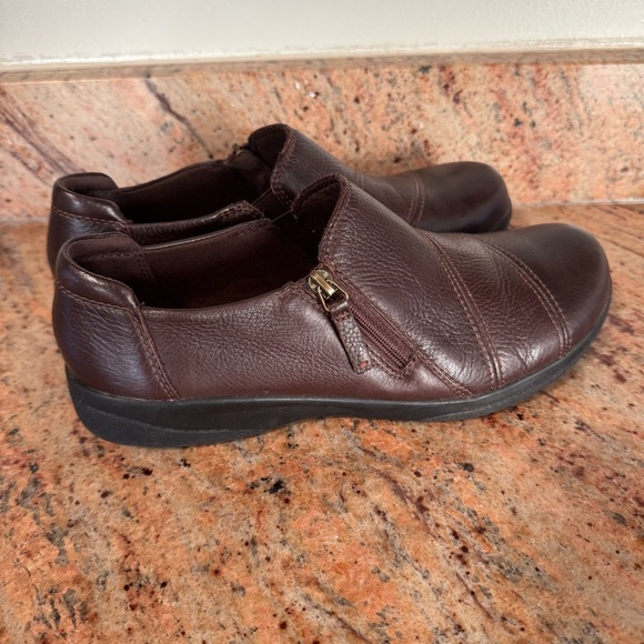 CLARKS Size 11 Brown Leather Shoes - Picture 3 of 5
